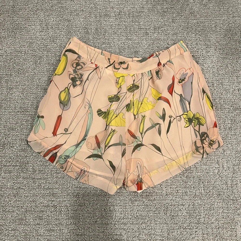 🌴 H&M Silky Floral Print Blouse And Shorts Set - Picture 9 of 14